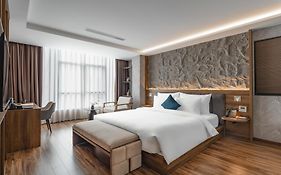 Kin Hotel Thai Van Lung